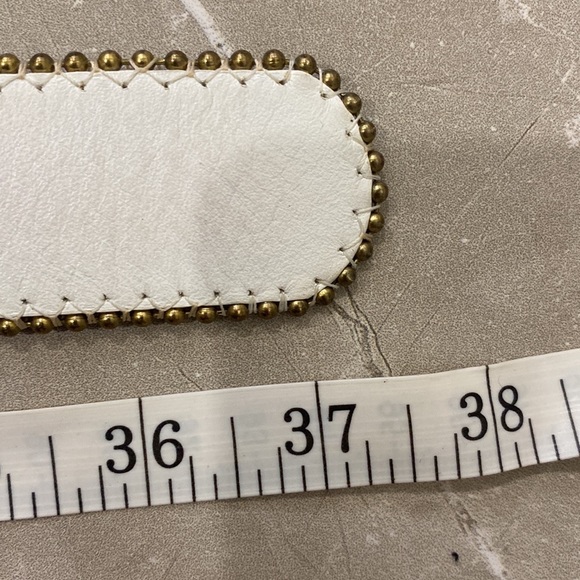 Rare Vintage White Leather Belt with Gold Tone Features - Picture 13 of 16